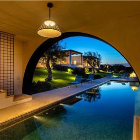 4 bedroom villa with pool near Noto, sleeps 8